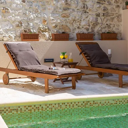 Kameni Dvori Villa