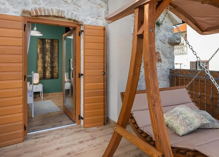 Kameni Dvori * スベティ・フィリップ・イ・ヤコブ