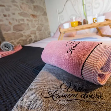 Kameni Dvori Vila Sveti Filip i Jakov