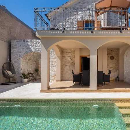 Βίλα Kameni Dvori