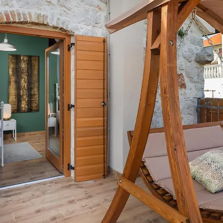 Kameni Dvori * Sveti Filip i Jakov