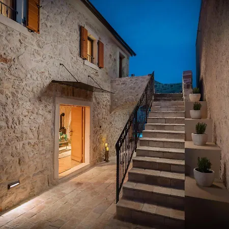 Villa Kameni Dvori Sveti Filip i Jakov