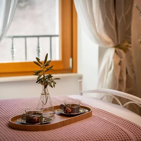 Kameni Dvori * Sveti Filip i Jakov