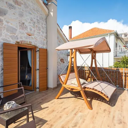 Kameni Dvori Vila Sveti Filip i Jakov