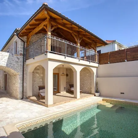 Kameni Dvori Villa
